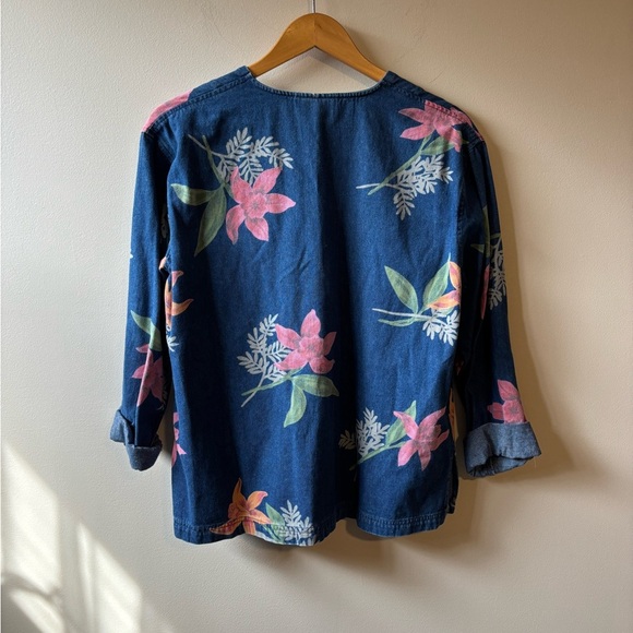 Vintage lightweight denim jacket with floral details - Picture 8 of 8